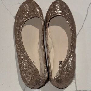 Women’s Kenneth Cole Reaction Gold Glitter Flats 7